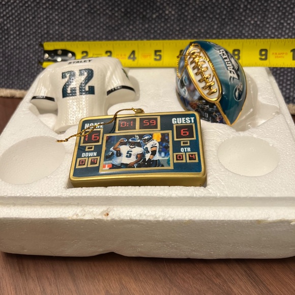 Philadelphia Eagles - Duce Staley - Christmas Ornament Collectable - Picture 3 of 4